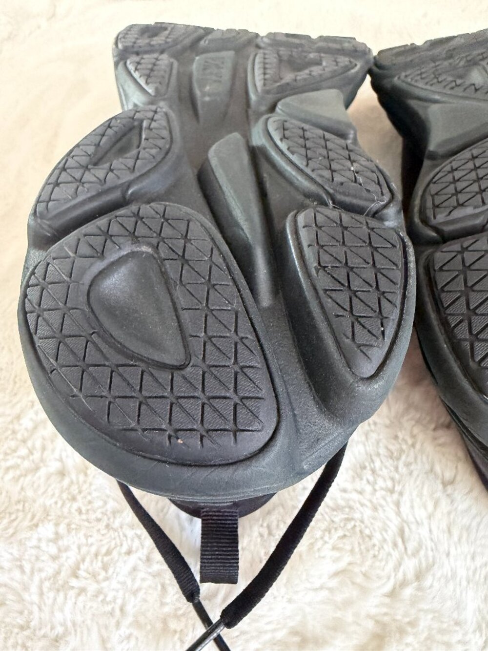 Hoka One One Bondi 8 Triple Men's Black Shoes Size: 9.5D - Picture 10 of 11